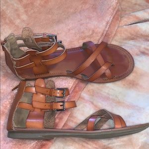 American eagle sandals